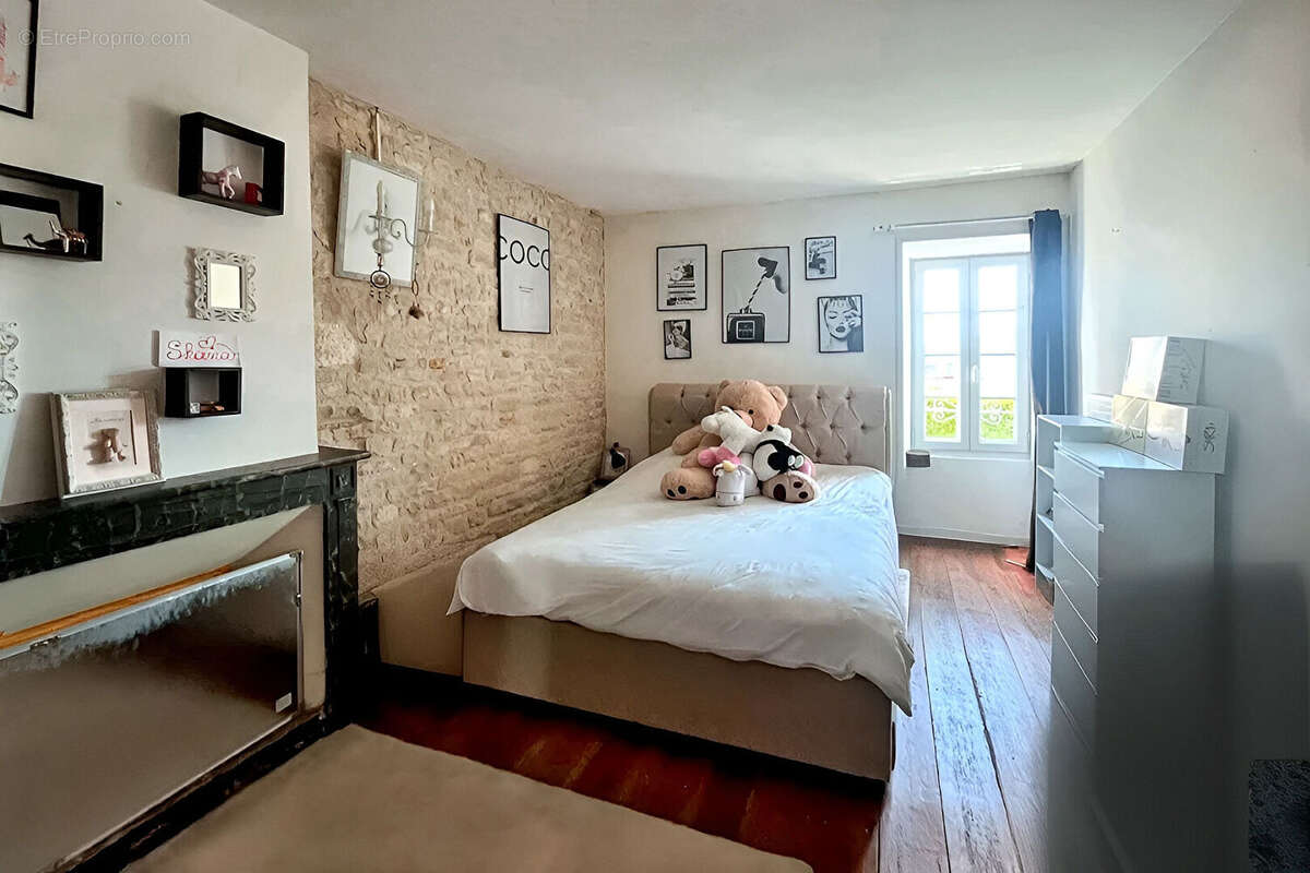 Maison à SAINT-MEDARD-D'AUNIS