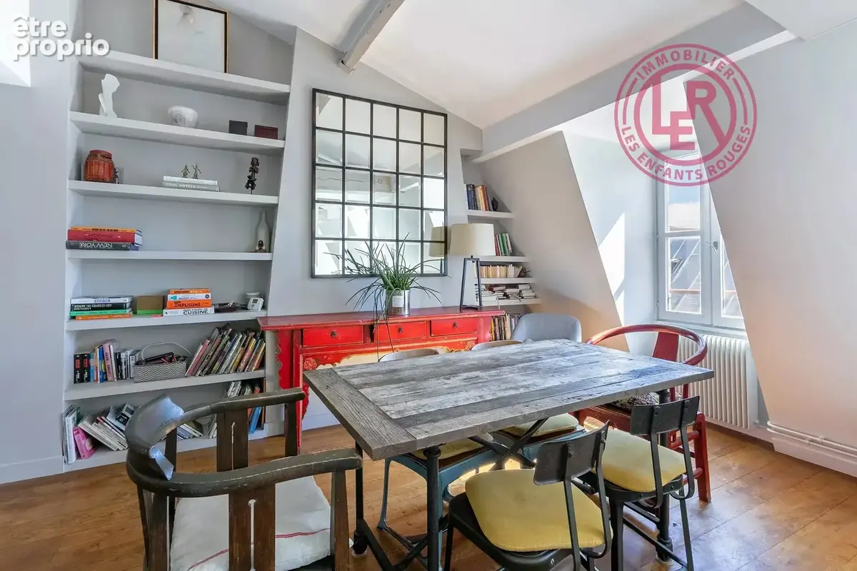 Paris 3ème - Appartement au 4ème et dernier étage avec vue dégagée - photo 2