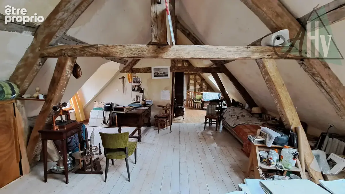 PROCHE THORIGNY SUR OREUSE - Longère de 115 m2 avec 3 chambres, grange et jardin. - photo 12
