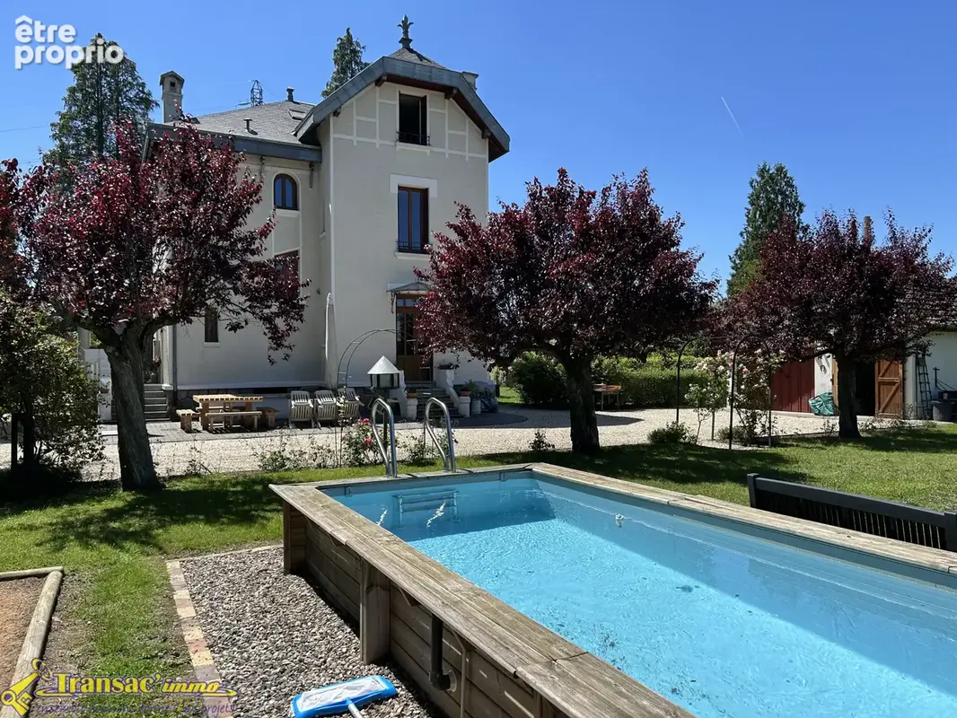 Propriété 6 pièces 150m2 avec terrain arboré et garage - photo 1