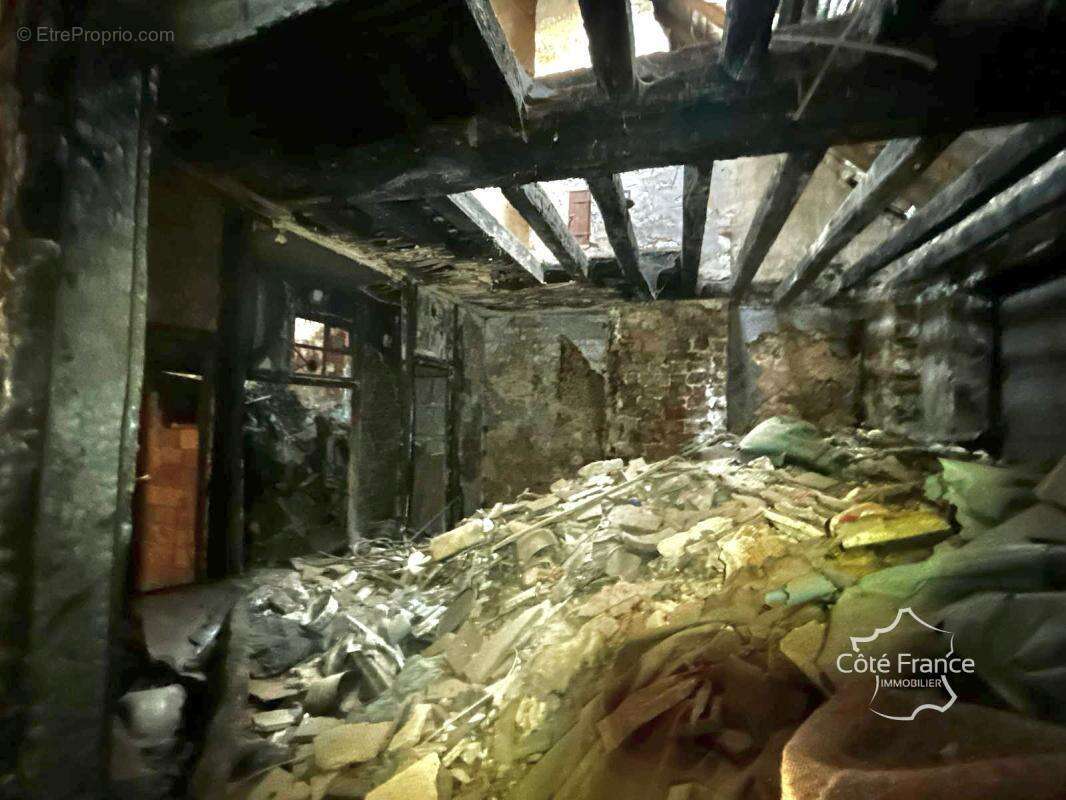 Appartement à VILLENEUVE-L'ARCHEVEQUE