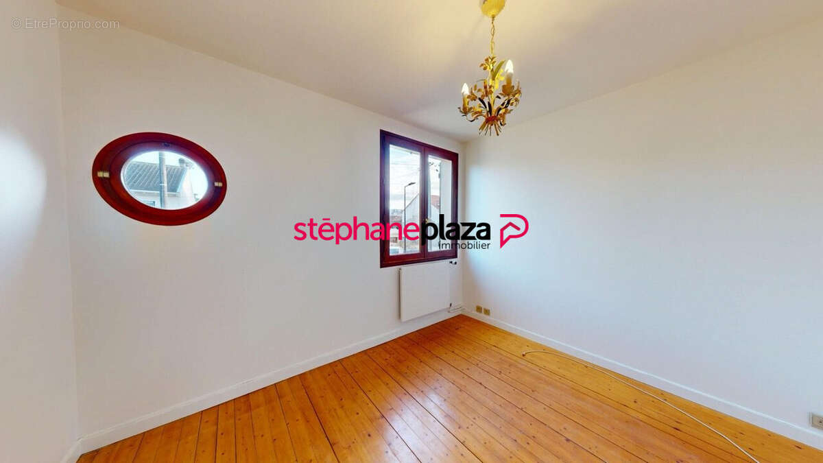 Maison à SARTROUVILLE