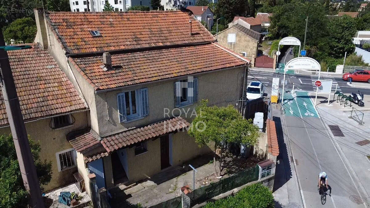 Immeuble de rapport - 8 Appartements - photo 2
