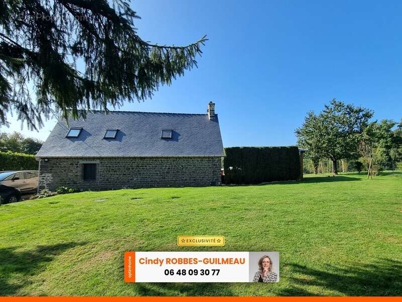 Maison à SAINT-CHRISTOPHE-DE-CHAULIEU