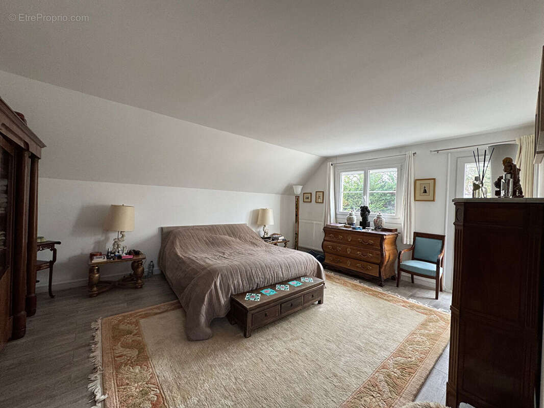 Maison à SAINT-NOM-LA-BRETECHE