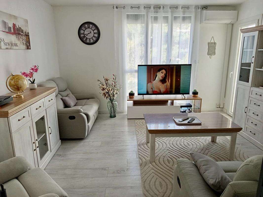 Magnifique appartement spacieux T5 de 83 m² au second étage sans ascenseur avec balcon et cave - photo 2