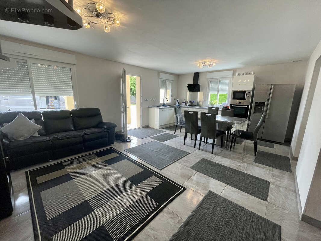 Maison à SAINT-AUBIN-LE-CAUF