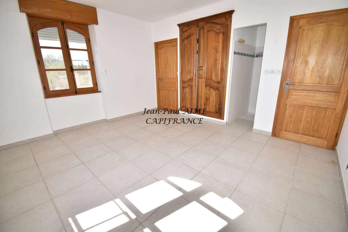PONT SAINT ESPRIT (30) - Maison en pierre d'une surface de 308m2 à vendre - photo 9