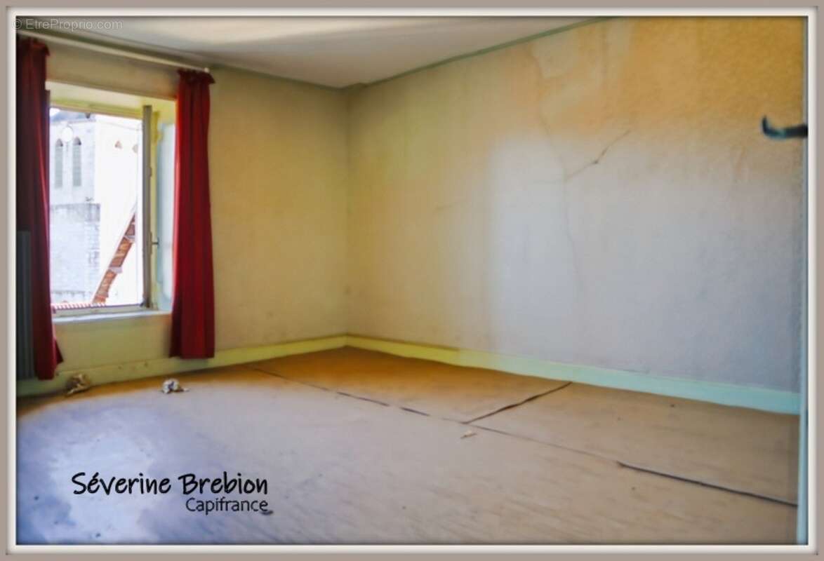  Grande maison à rénover + atelier – Idéale pour famille ou investisseur – Celles-sur-Durolle (63) - photo 18