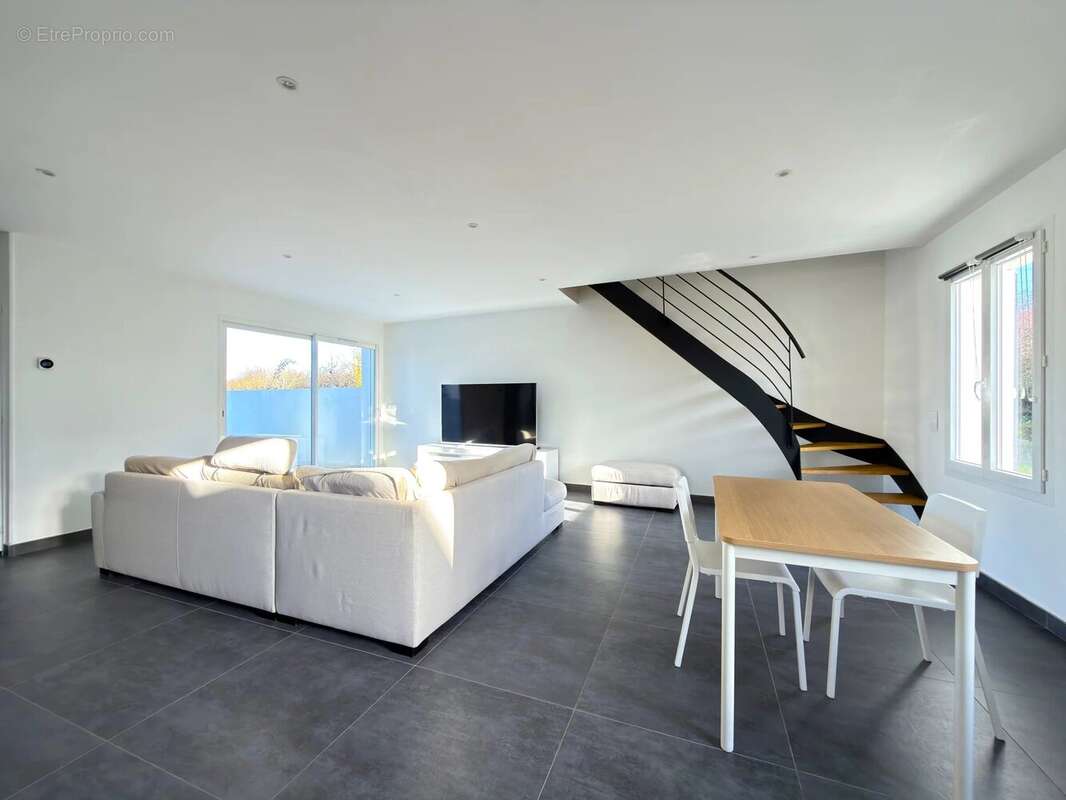 Maison à SAINT-XANDRE