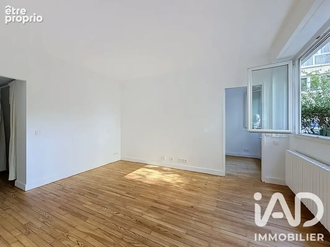 Photo 1 - Appartement à MONTROUGE