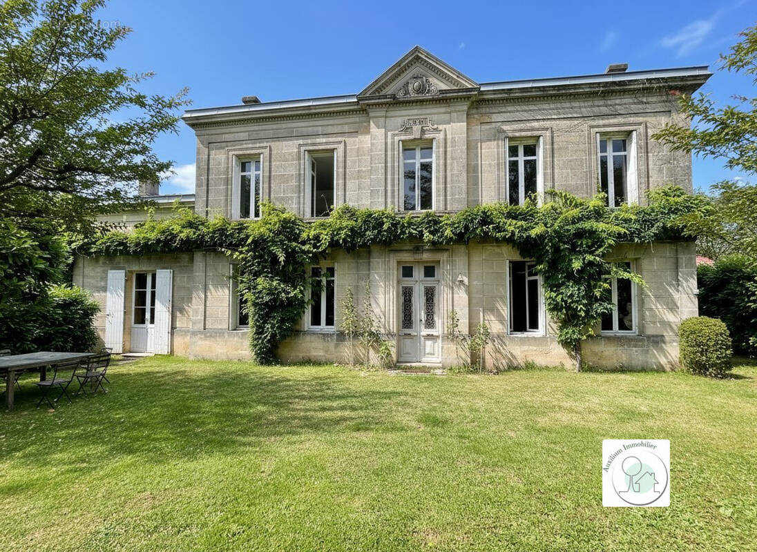 Maison à PUGNAC