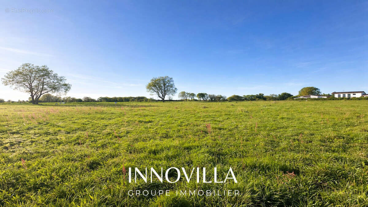 Terrain à VILLARIES