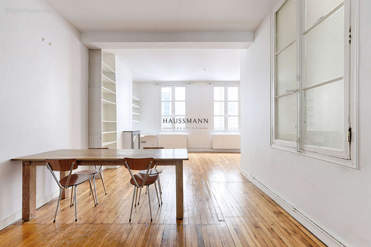 Appartement à PARIS-3E