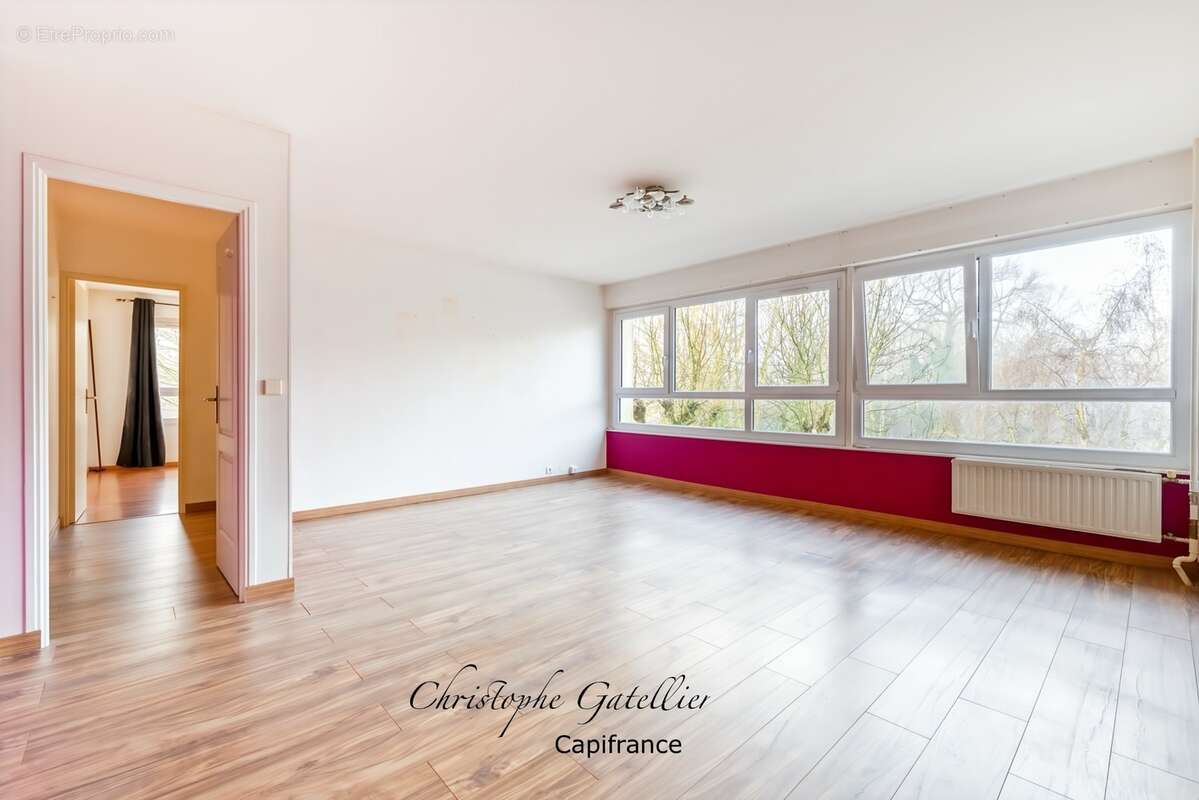 LES COUDRAYS - Appartement 3 pièces lumineux – 2ème étage avec ascenseur – Vue parc – Résidence sécurisée – Élancourt - photo 5