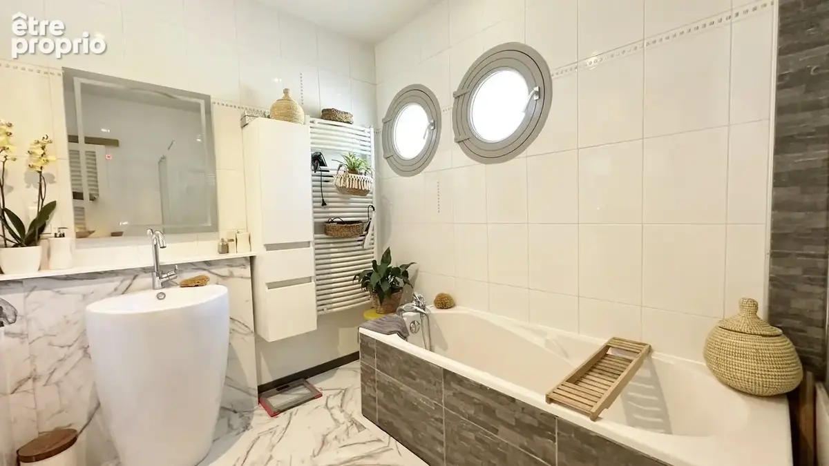 Propriete de type t12 de 360 m2 dont 2 appartement t3 de 70 m2 chacun - photo 18