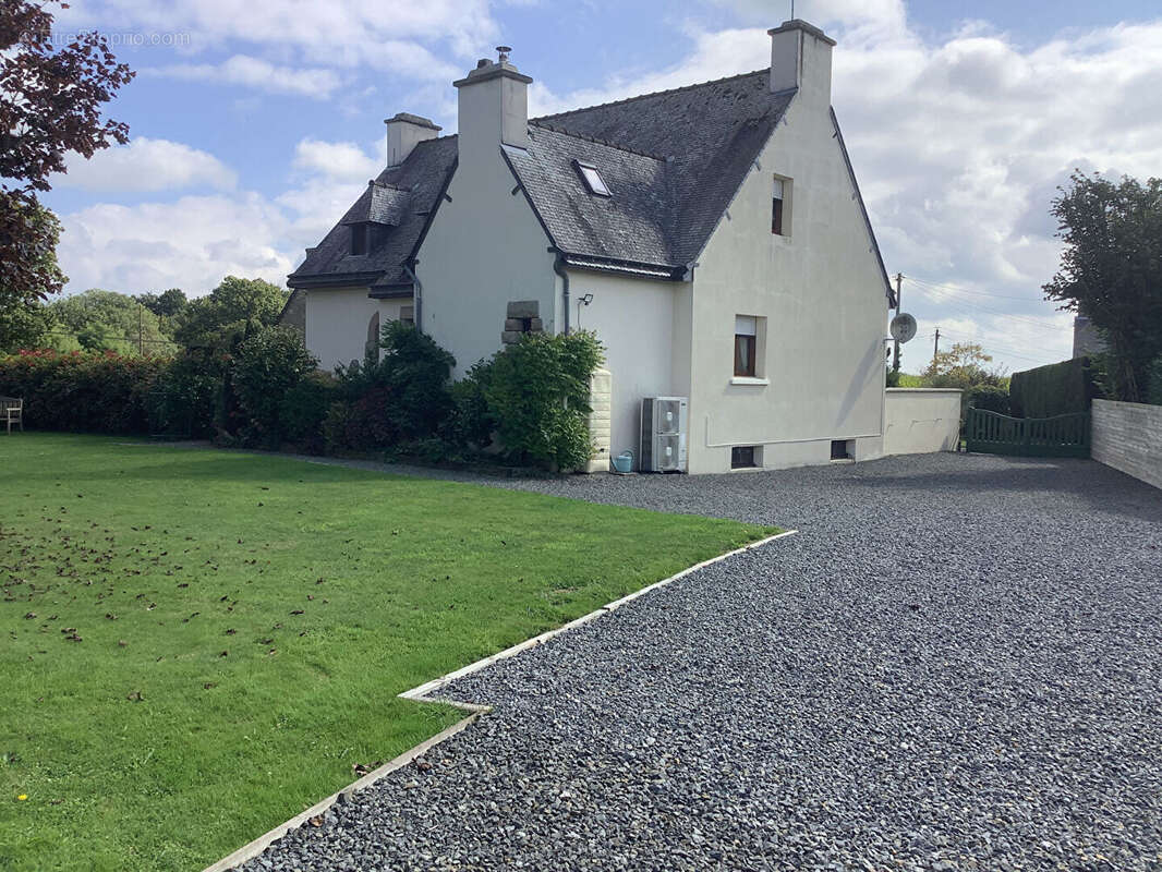 Maison à PLOUGUENAST