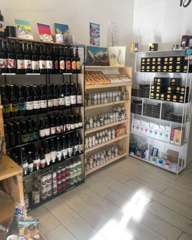 Commerce à AIME