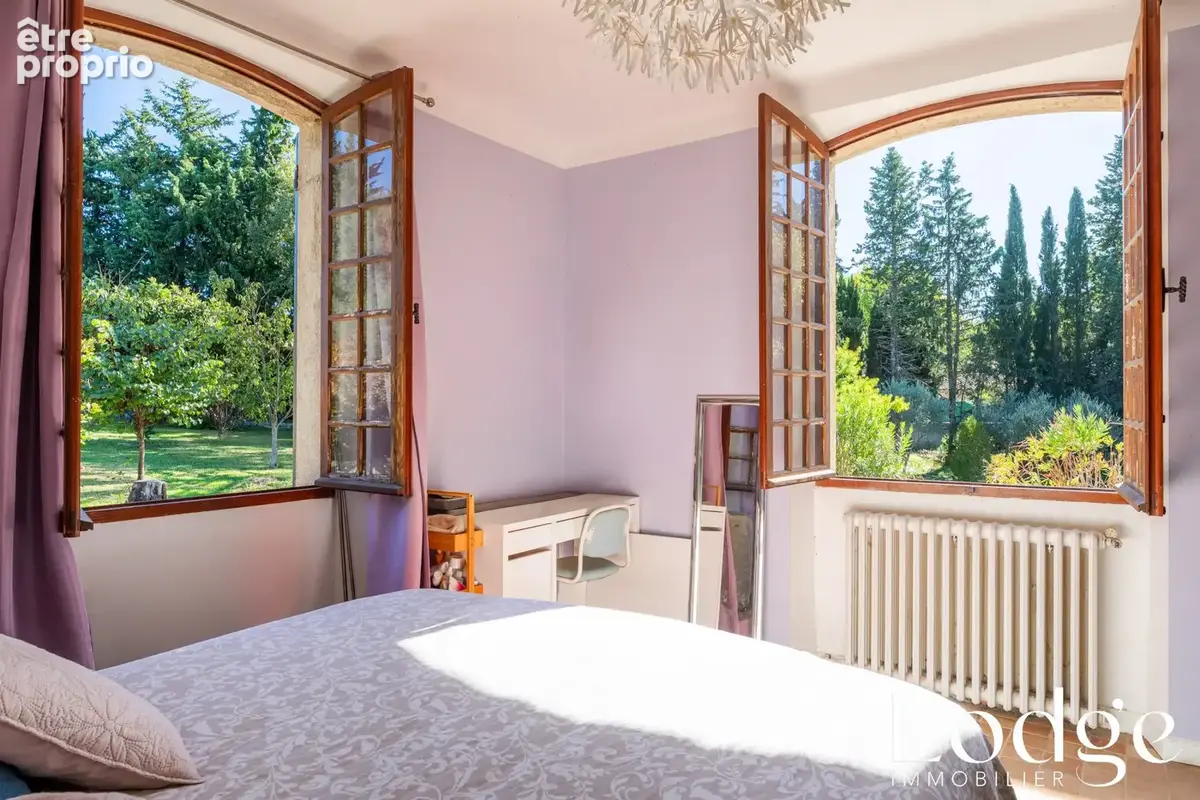 Maison 250 m² à Aix-En-Provence  - photo 4