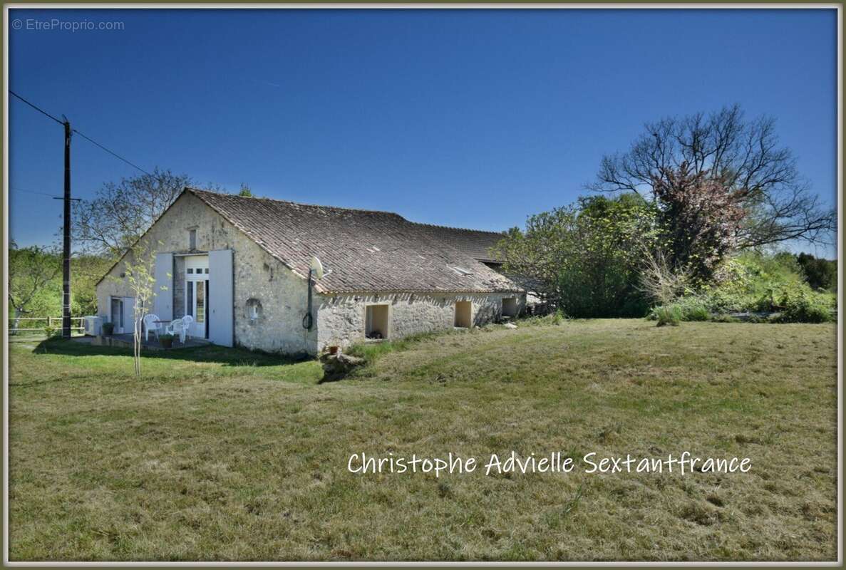 Grange entièrement rénovée, vie de plain pied sur 1200 M2 de terrain dans cadre campagne - photo 3