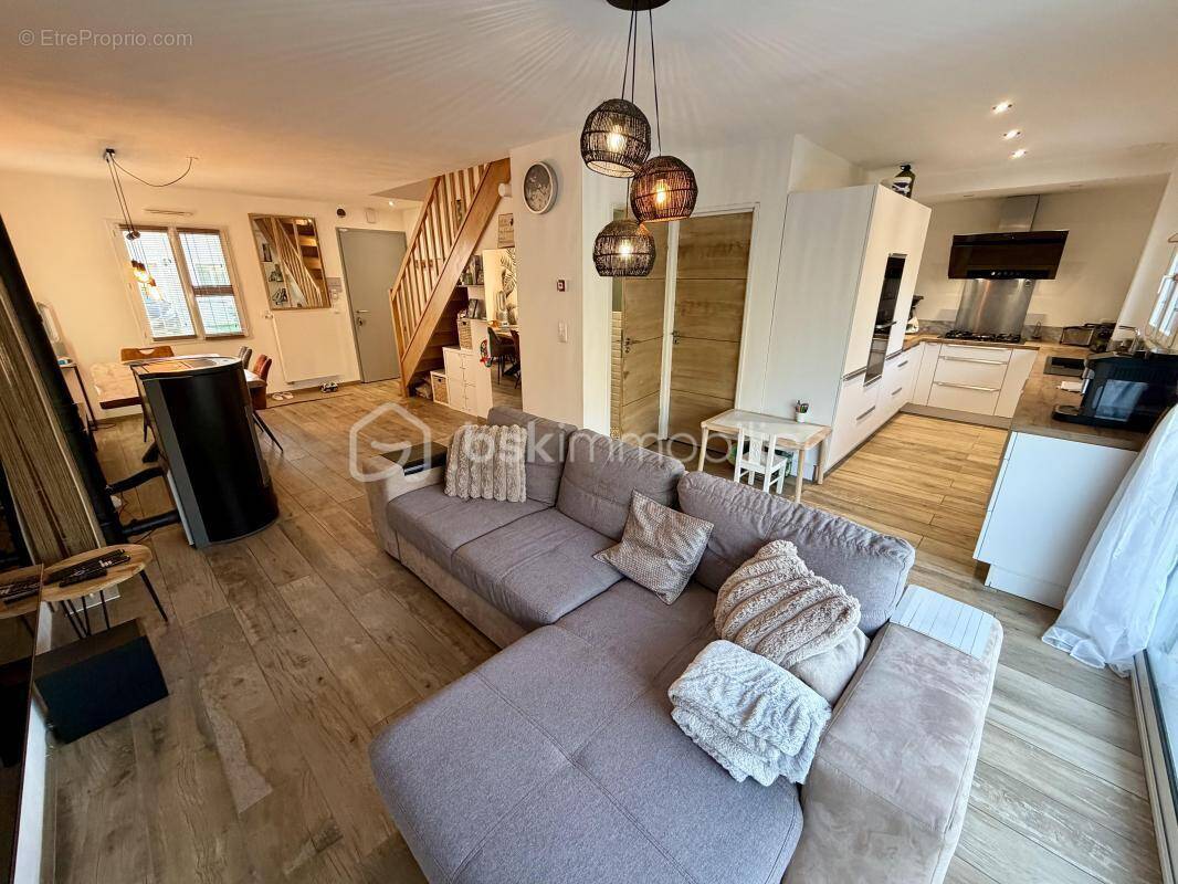 Maison à FONTENAY-TRESIGNY