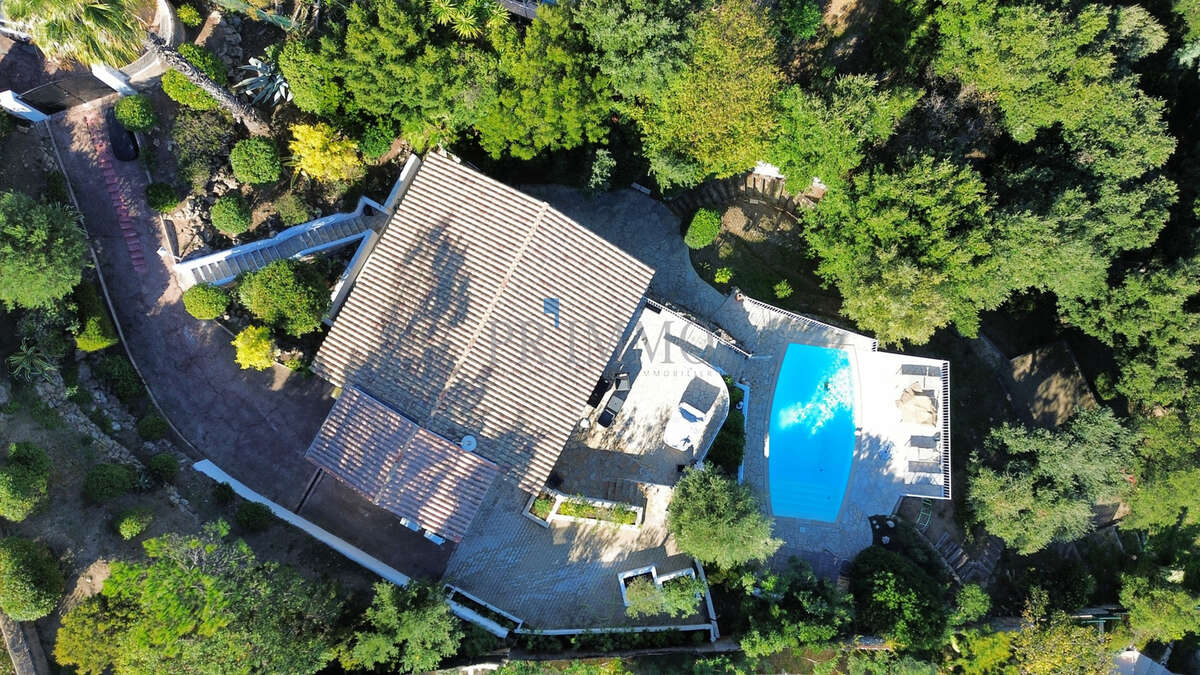 Maison à LES ISSAMBRES