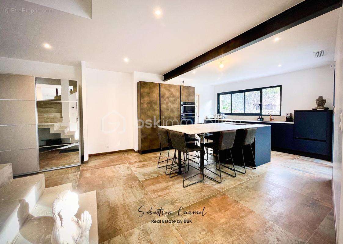 Maison à COURNONTERRAL