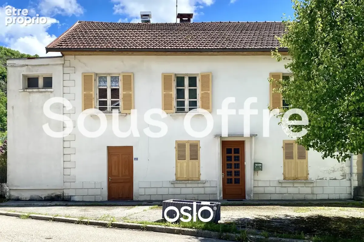 Maison 200 m² à Moirans-En-Montagne  - photo 1