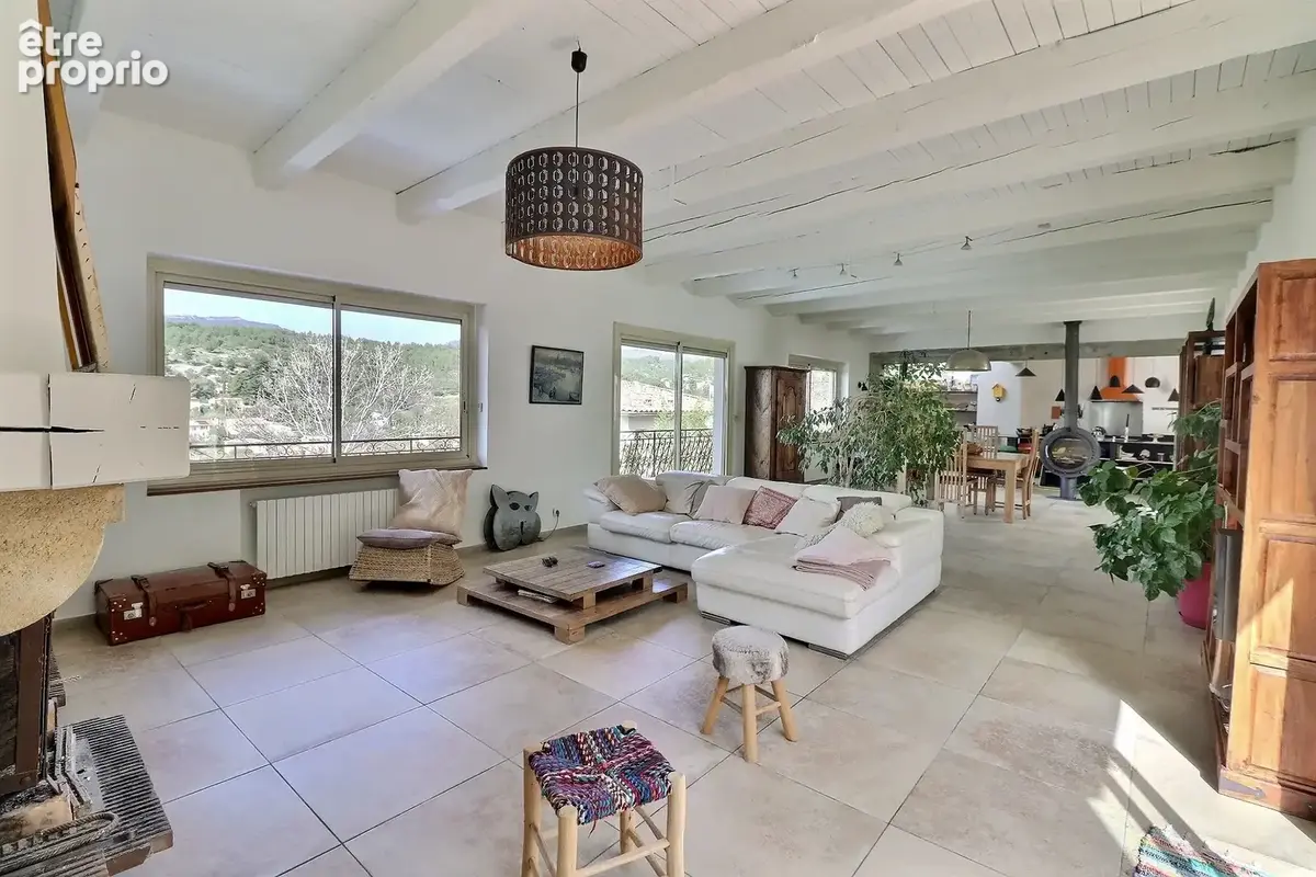 Villa familiale T8 avec beaucoup de charme entre Château-Gombert et Plan-de-Cuques, 240m2 sur 1400m2 de jardin - photo 2