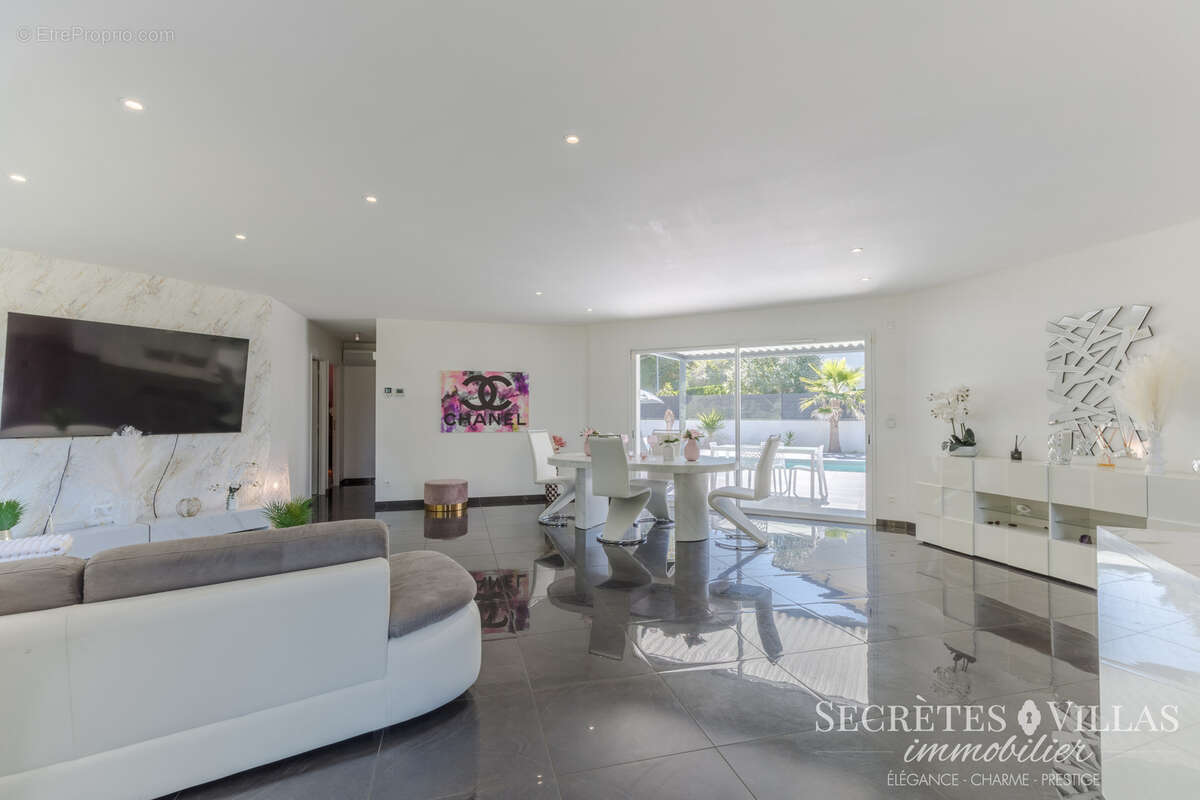 Maison à FARGUES-SAINT-HILAIRE