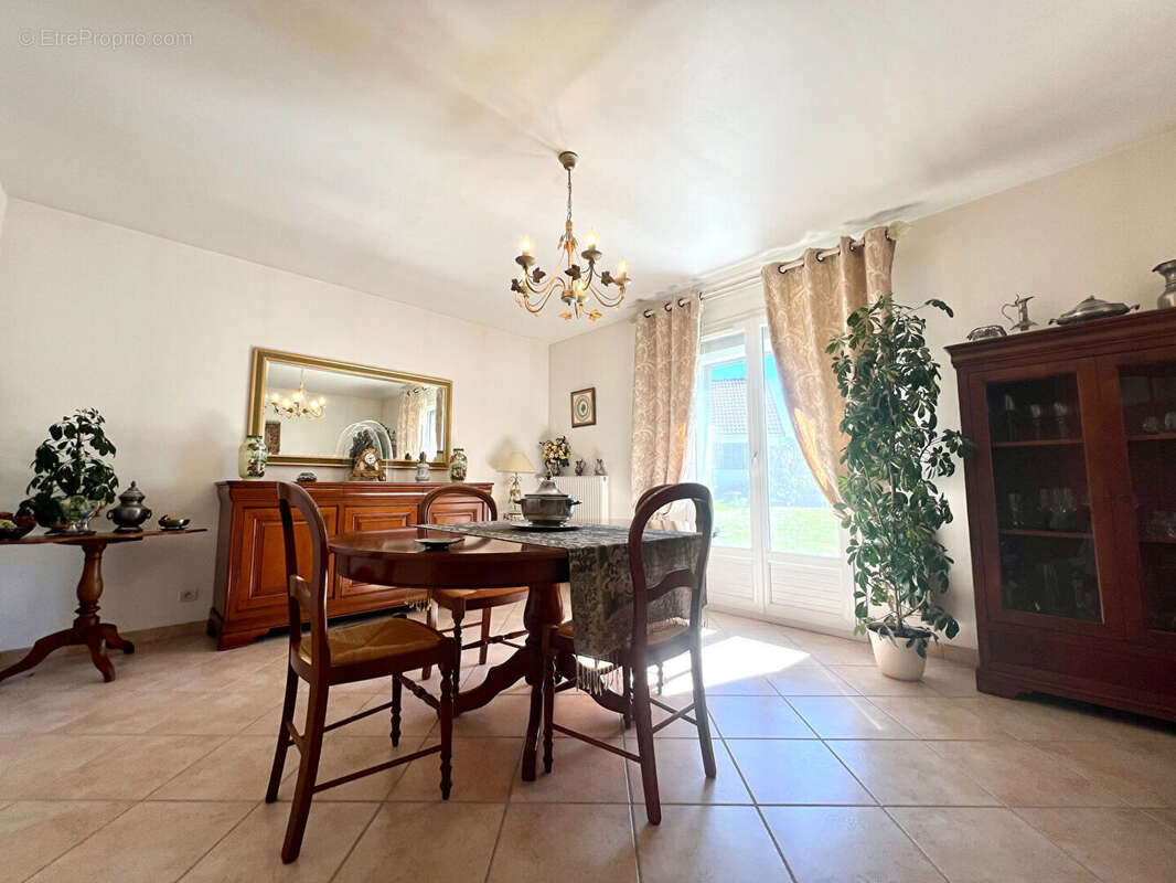 Maison à SAINT-CIRGUES-DE-MALBERT