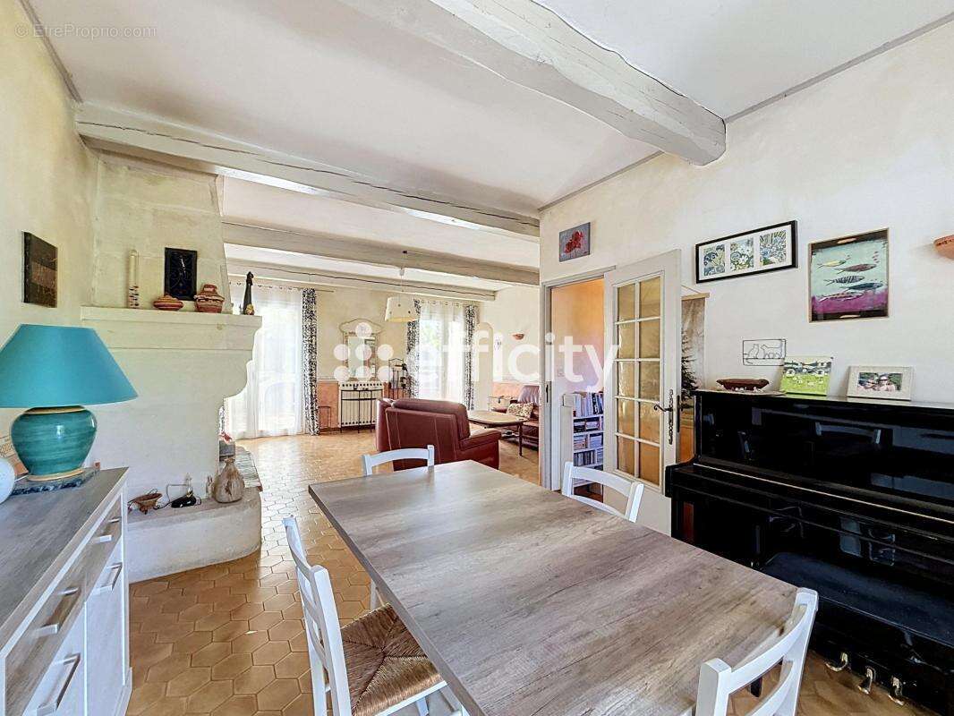 Maison 178 m² à Saint-Remy-De-Provence  - photo 10