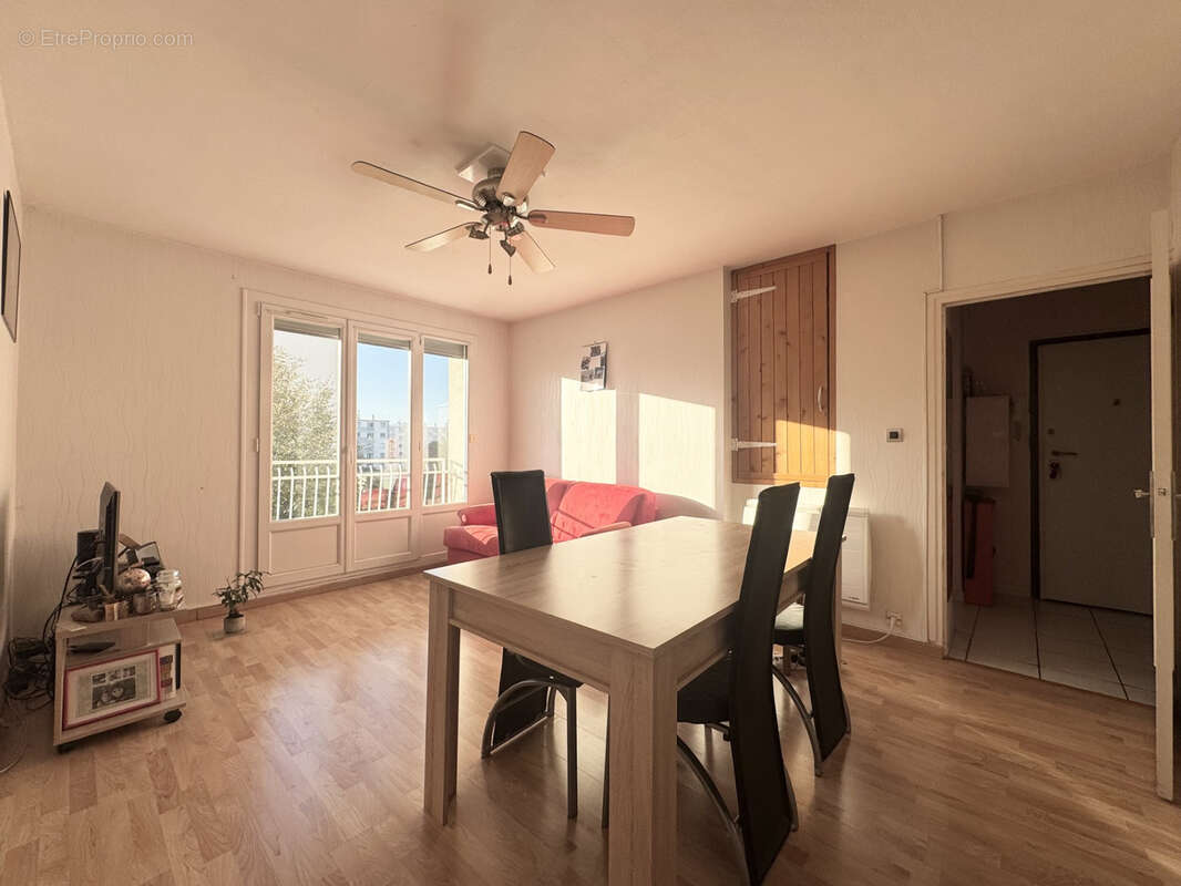 Appartement à SAINT-MARTIN-D&#039;HERES