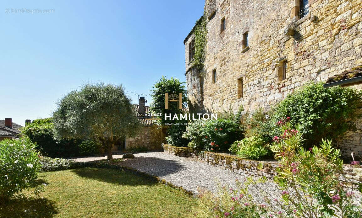 Immeuble historique avec jardin et piscine interieure - ideal projet touristique - photo 16