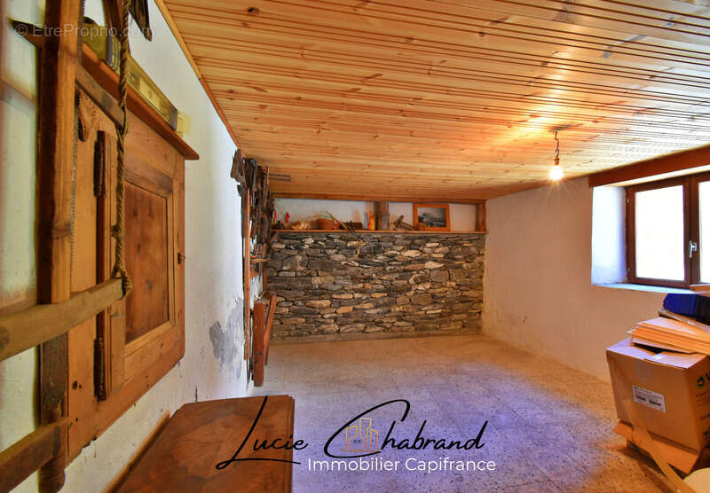 Maison à SAINT-VERAN