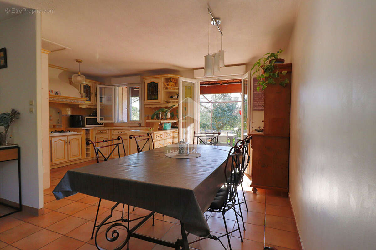 Maison 137m² à saint-savournin - photo 10