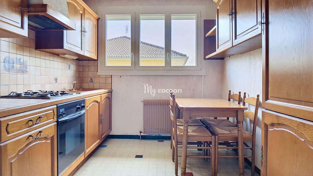 Maison à MEYZIEU
