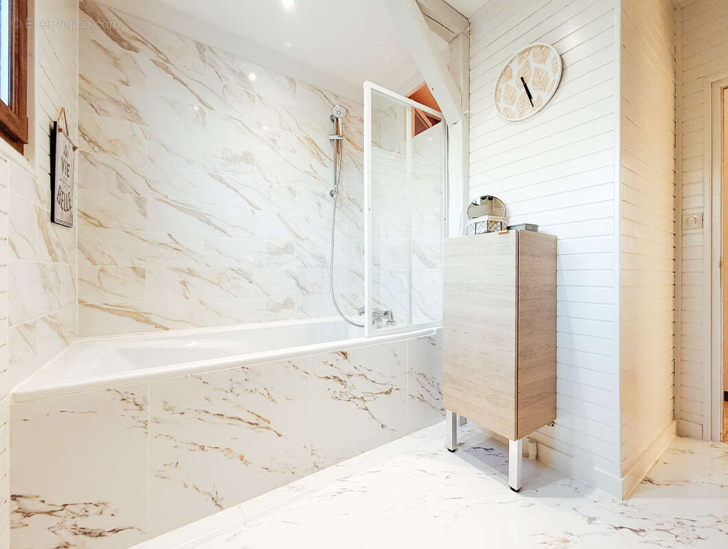 Maison à SAINT-AMANT-DE-BOIXE