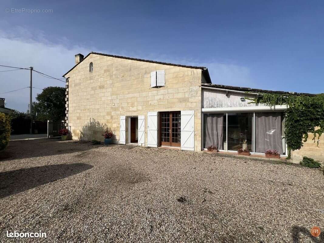 Maison à LUSSAC