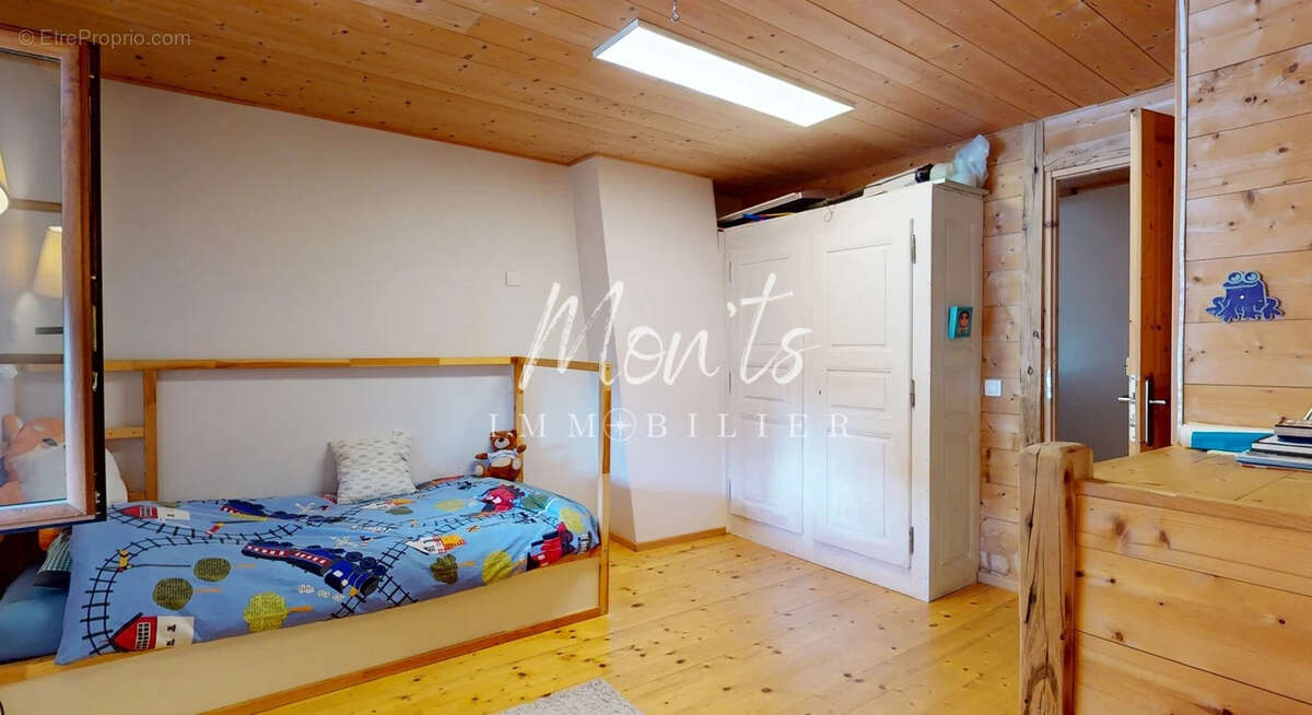 VULBENS   Maison de village de caractère   140 m2 habitables. - photo 12