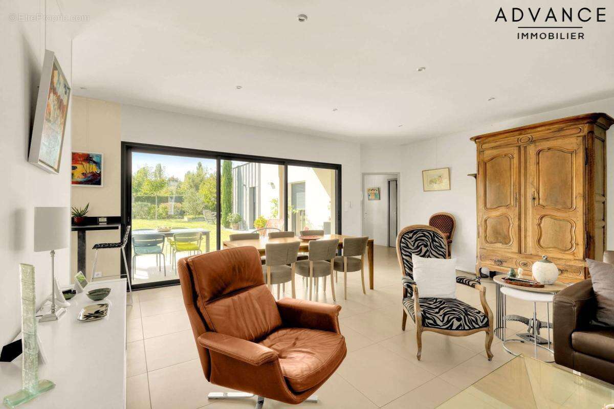 Maison à SAINT-NAUPHARY