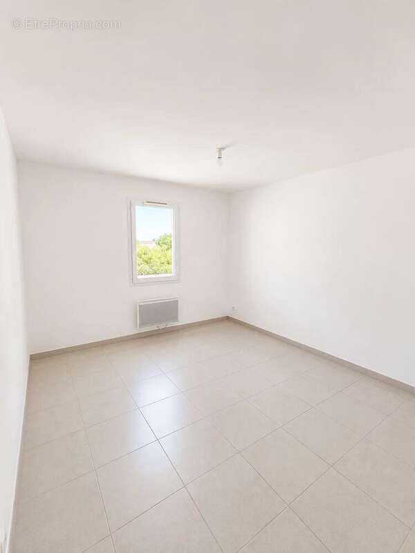 Appartement à POURRIERES