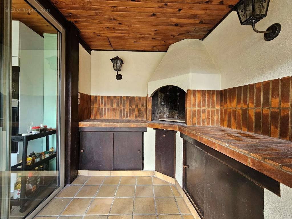 Maison à SAINT-YZAN-DE-SOUDIAC