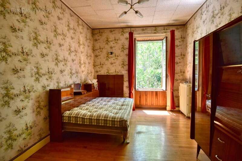 Appartement à GREZIEU-LA-VARENNE