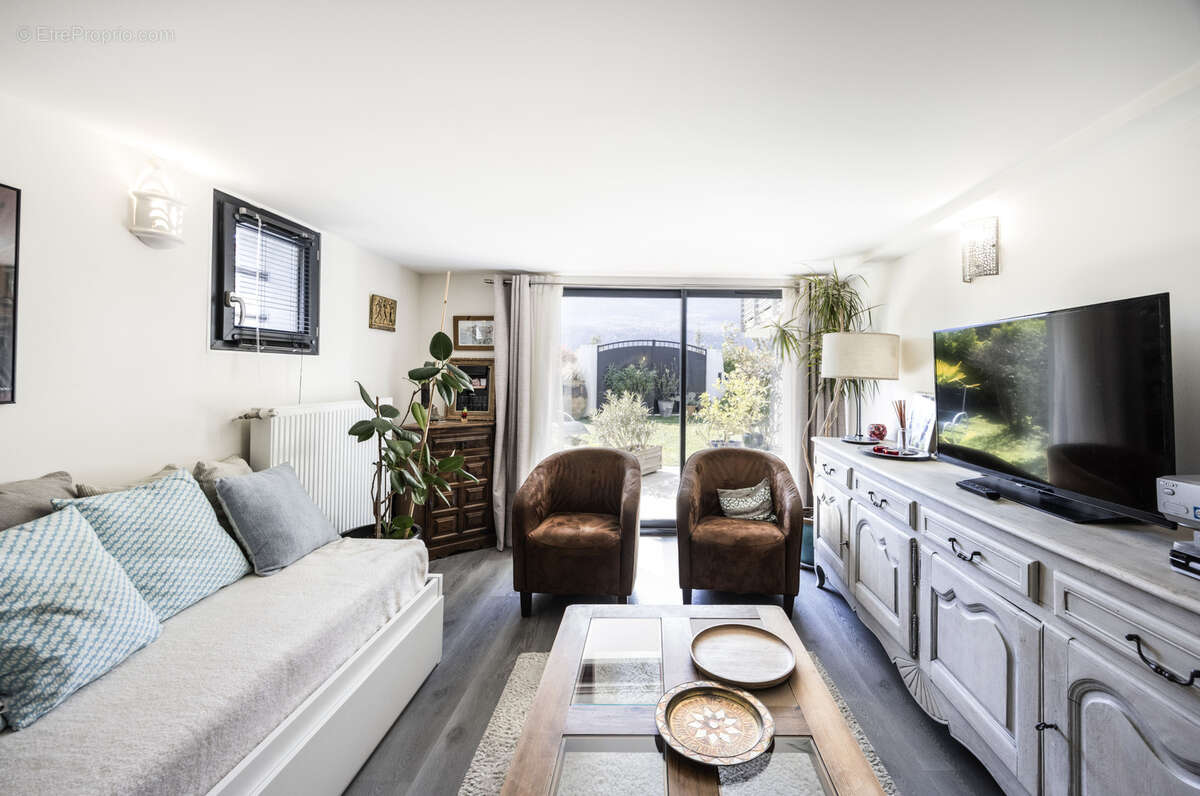 Maison à BRISON-SAINT-INNOCENT