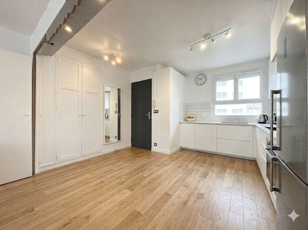 Appartement à COURBEVOIE