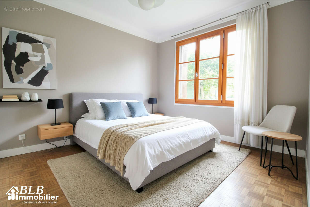 Maison à LE MESNIL-SAINT-DENIS