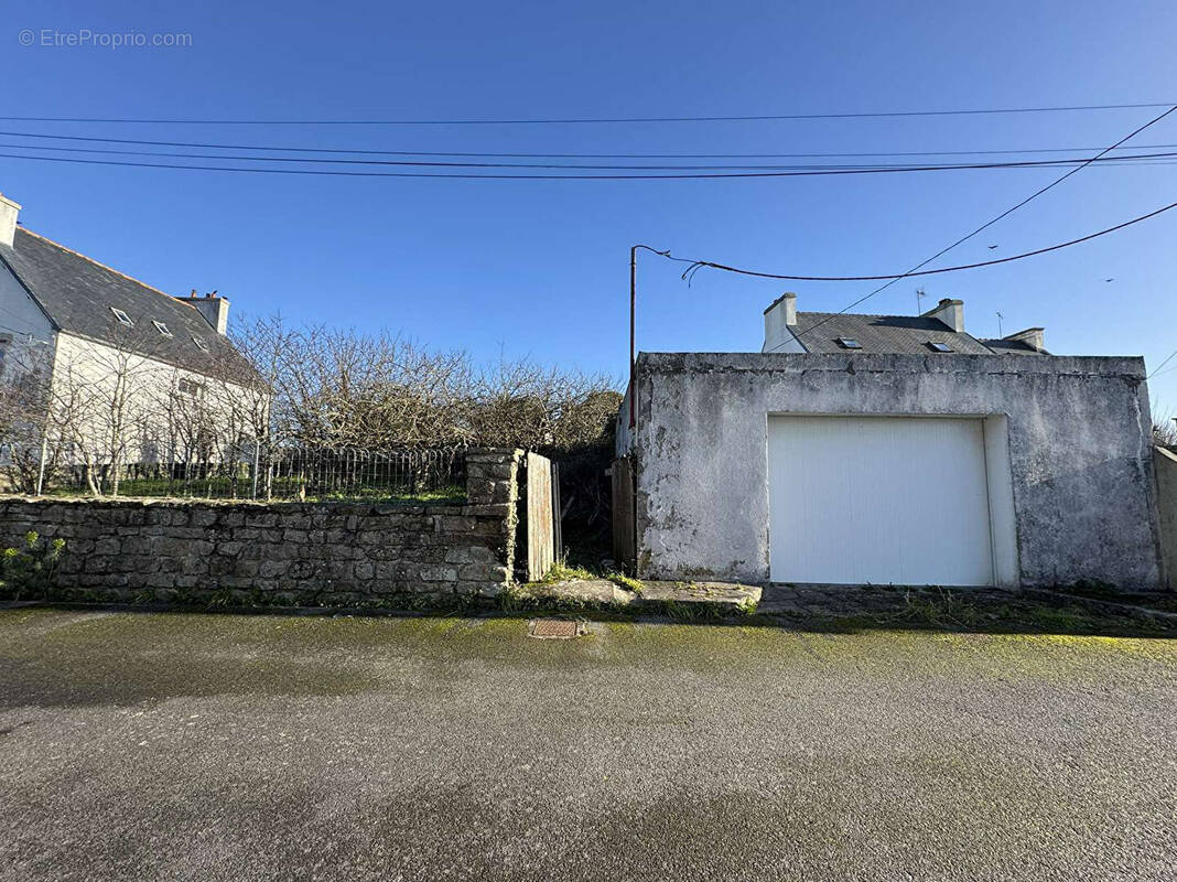 Terrain à PLOUHINEC