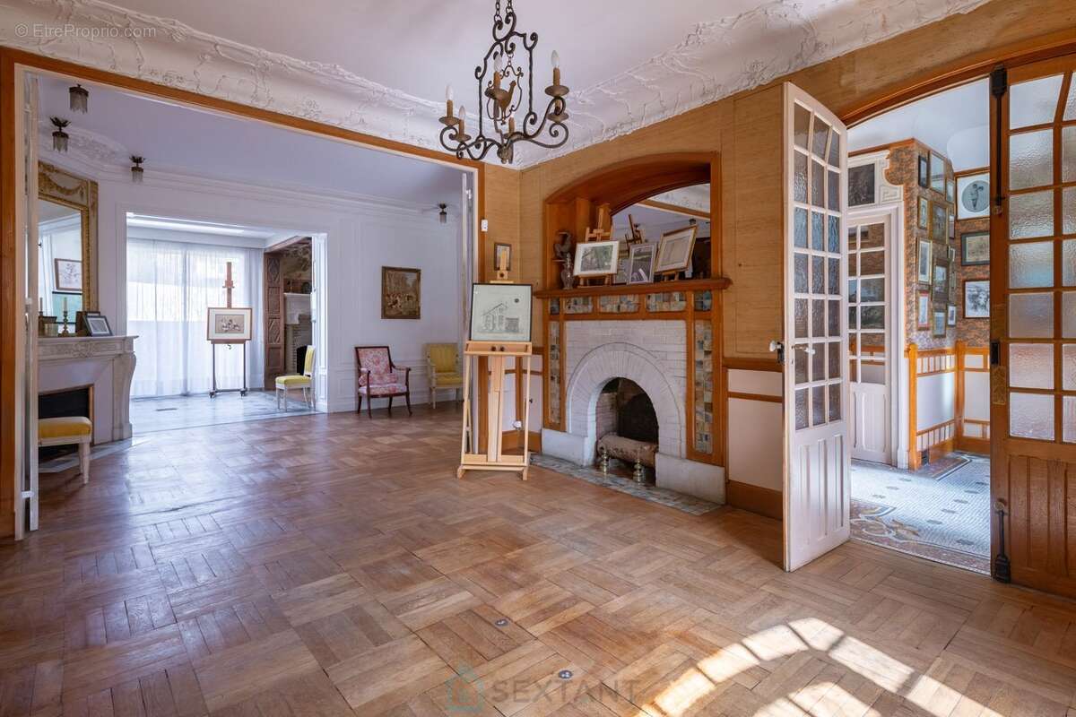 Maison à FONTAINEBLEAU
