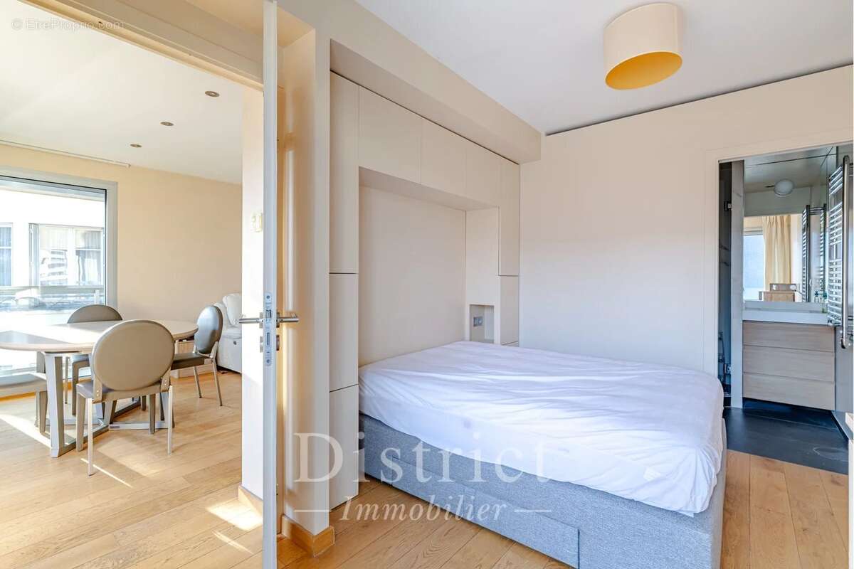 Appartement à PARIS-7E
